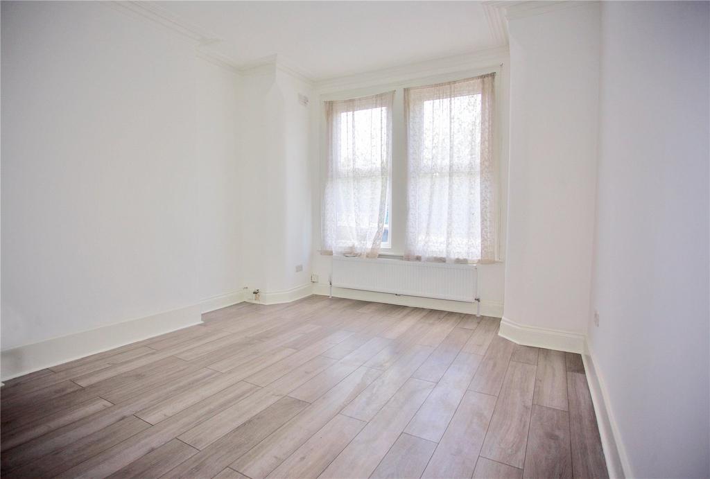 Westbury Avenue, London, N22 3 bed terraced house £640,000
