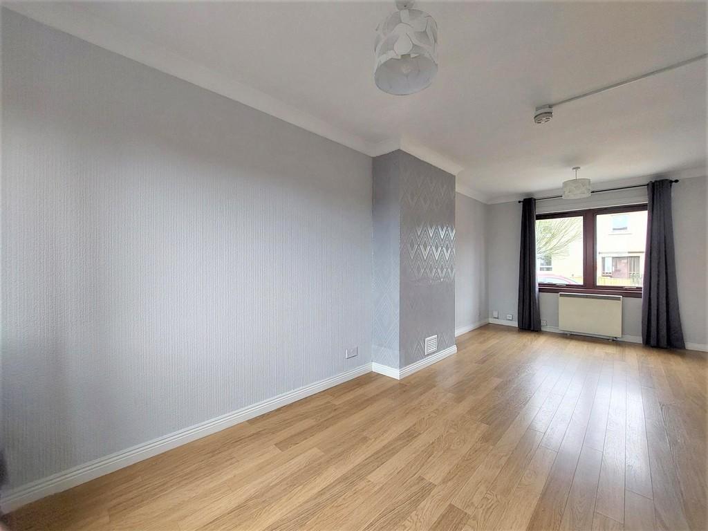 Queens Drive, Falkirk 2 bed terraced house £595 pcm (£137 pw)