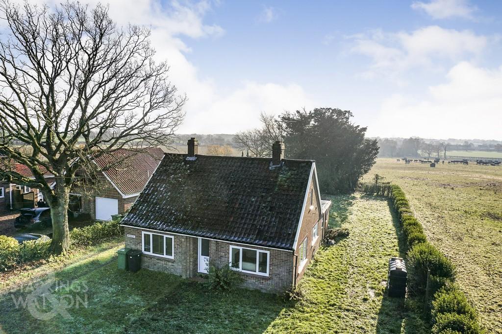 Church Road, Woodton, Bungay 2 bed detached bungalow for sale £350,000