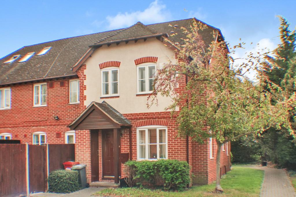 Colnbrook, Slough 1 bed semidetached house for sale £259,950