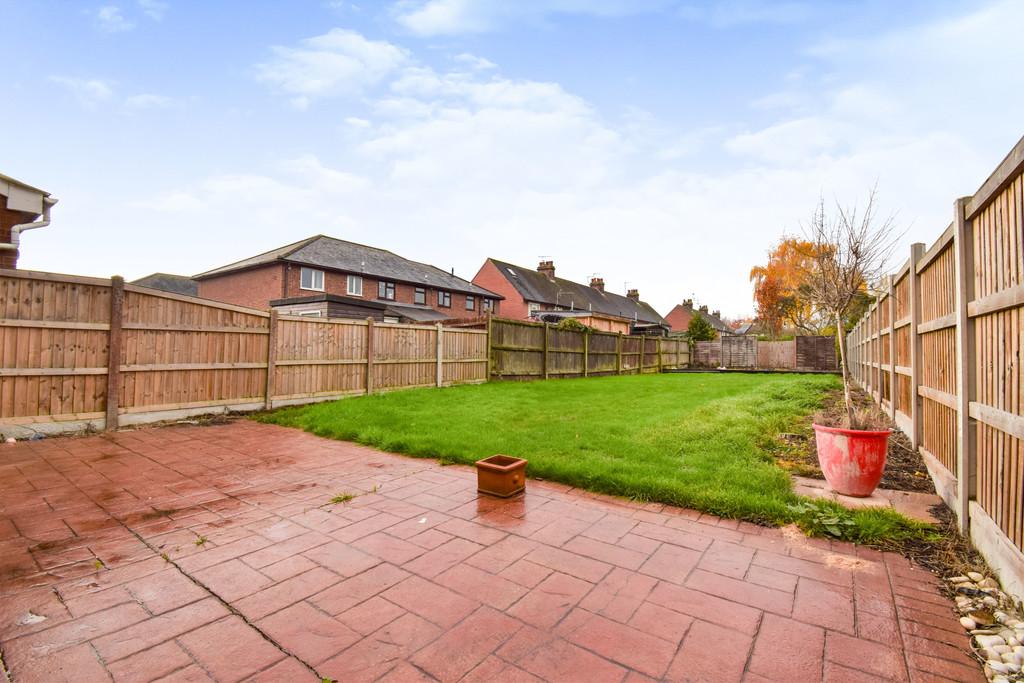 Collingwood Road, Lexden, Colchester 3 bed terraced house £1,150 pcm