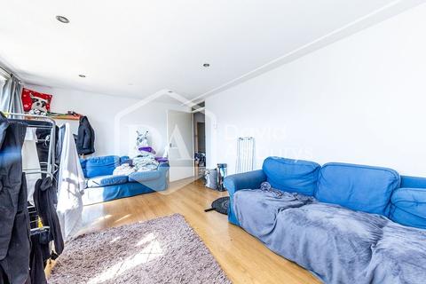 4 bedroom apartment to rent - Guerin Square, Mile End Bow, London