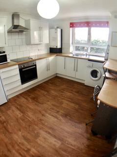 4 bedroom ground floor flat to rent, Greetham Street, Portsmouth