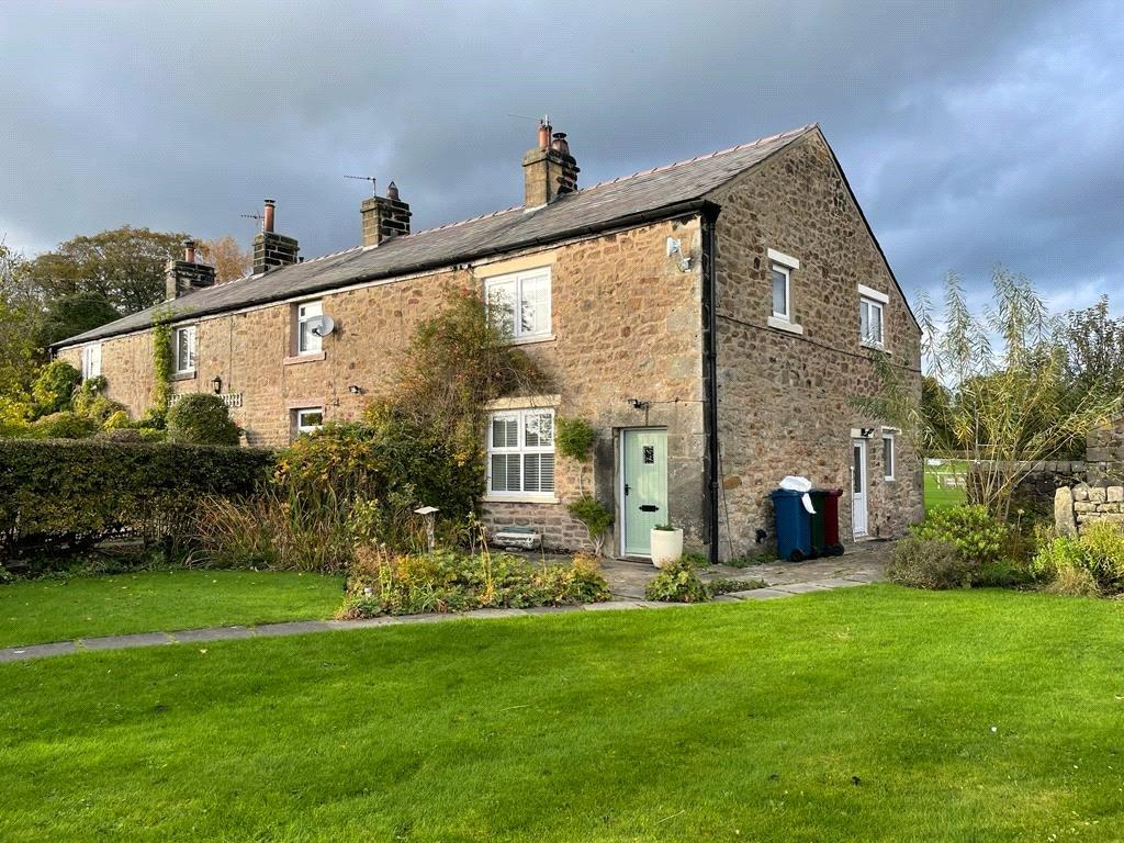 Smithy Row, Hurst Green, Clitheroe, BB7 3 bed end of terrace house £