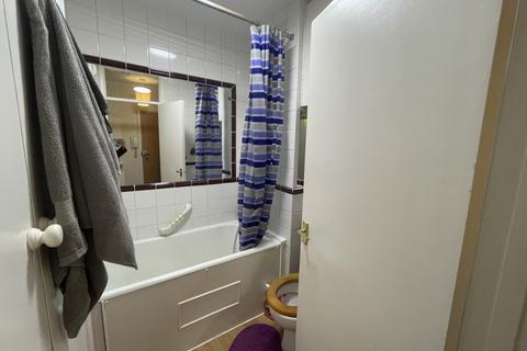 undefined, Queens Court, Newbury