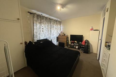 undefined, Queens Court, Newbury
