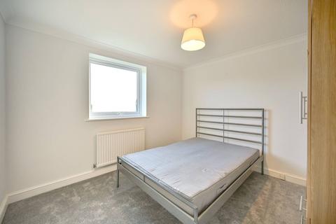 2 bedroom flat to rent - Galsworthy Road, Kingston Hill, Kingston upon Thames, KT2