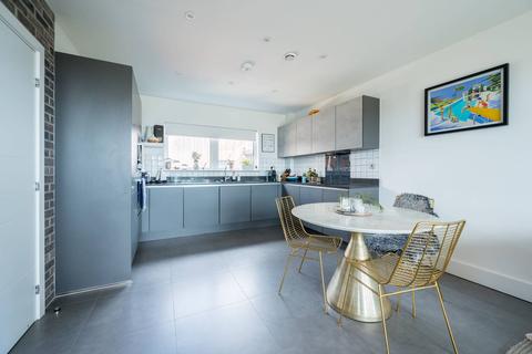 Flat 402, Curing House, 18 Remus Road, London, E3 2NF