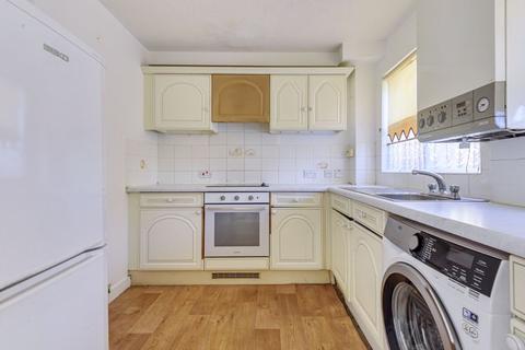 Flat 3, Willow Court, 36 Brighton Road, Coulsdon, CR5 2BA