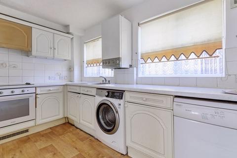 Flat 3, Willow Court, 36 Brighton Road, Coulsdon, CR5 2BA