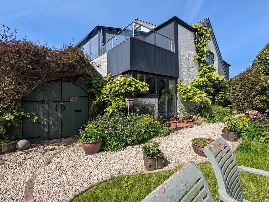 Lon Uchaf, Brynsiencyn, Llanfairpwll, Isle of Anglesey, LL61 3 bed detached house for sale £