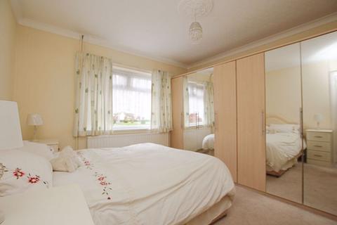 3 bedroom semi-detached bungalow for sale - Clyfton Crescent, Immingham