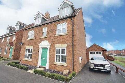 5 bedroom detached house for sale - ALBATROS WAY, LOUTH