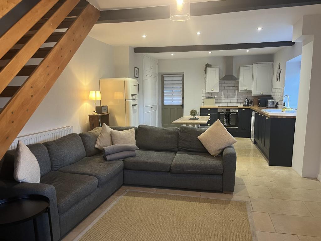 N/A, Purton Stoke, Wiltshire, SN5 4JE 2 bed detached house to rent £1,200 pcm (£277 pw)