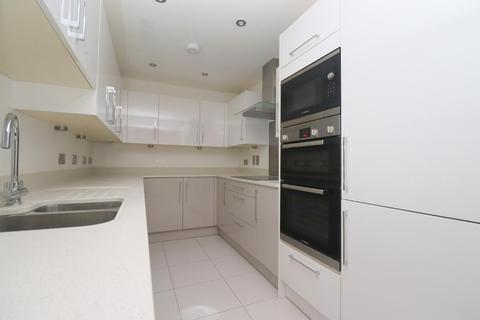 3 bedroom apartment for sale - Club Lane, Woburn Sands, Buckinghamshire, MK17 8FA