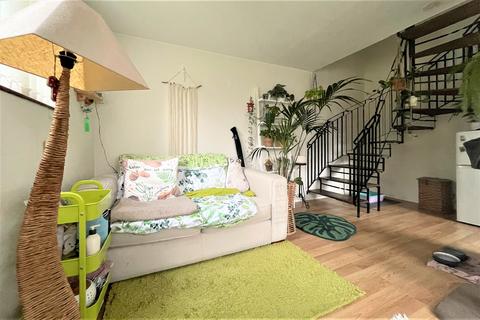 20 Carnoustie Drive, Lowestoft, NR33 9JW