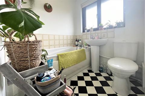 20 Carnoustie Drive, Lowestoft, NR33 9JW