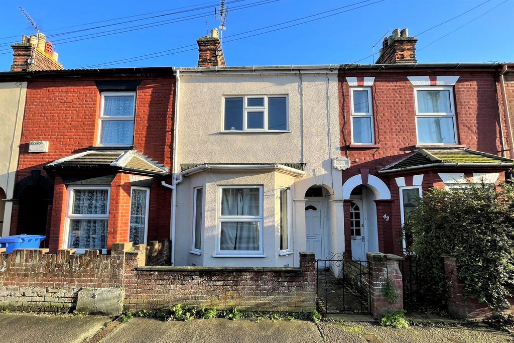 Worthing Road, Lowestoft, NR32 4HD 3 bed terraced house for sale £190,000