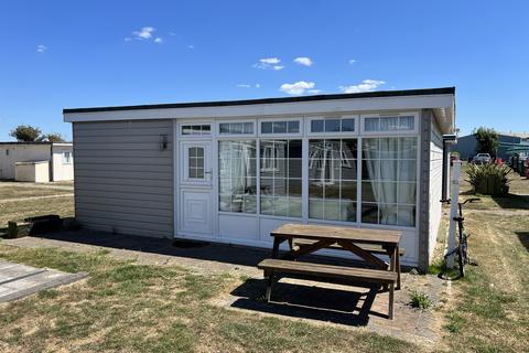 2 bedroom chalet for sale - New Lydd Road, Camber TN31