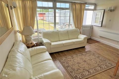 2 bedroom chalet for sale - New Lydd Road, Camber TN31