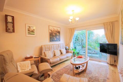 27 Downing Drive, Greenford, UB6 8BD