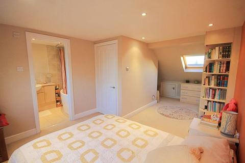 27 Downing Drive, Greenford, UB6 8BD