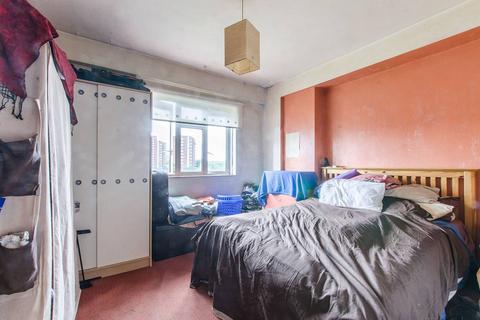 2 bedroom flat for sale - East Street, Elephant and Castle, London, SE17