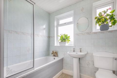 12 Rowan Crescent, London, SW16 5JB