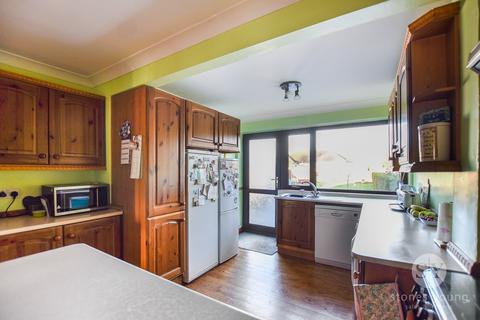 4 bedroom semi-detached house for sale - Belvedere Road, Blackburn, BB1