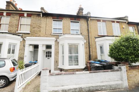 1 bedroom ground floor flat to rent, Gladstone Road, Wimbledon, London, SW19