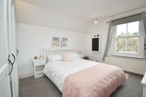 1 bedroom flat to rent - Hersham Road, Hersham, WALTON-ON-THAMES, KT12