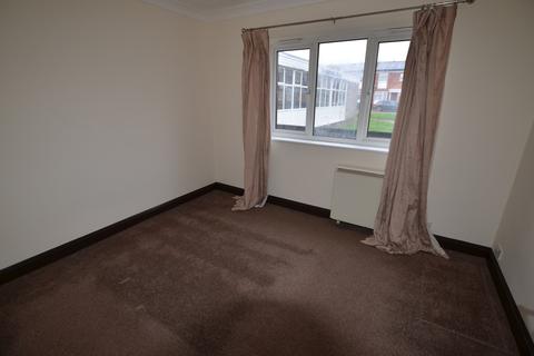 2 bedroom ground floor flat to rent - Lawson Avenue, Peterborough, PE2