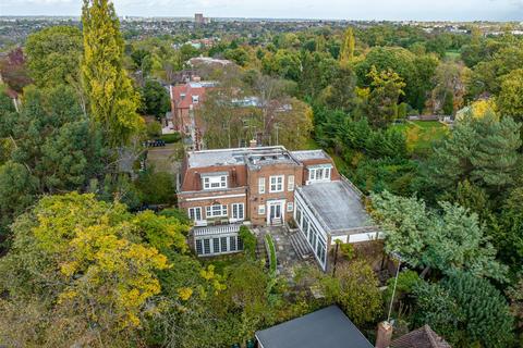 5 bedroom detached house for sale, Canons Close, N2