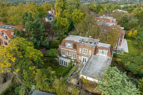 5 bedroom detached house for sale, Canons Close, N2