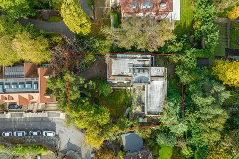 5 bedroom detached house for sale, Canons Close, N2