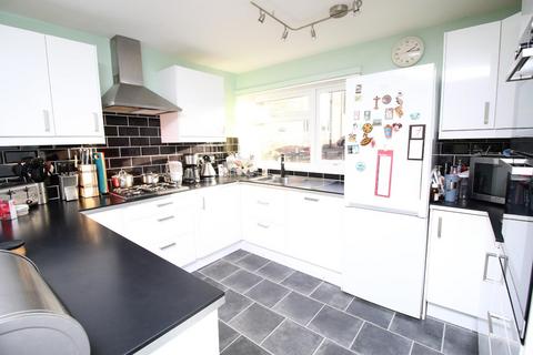 7 Barnards Close, Yatton, Bristol, BS49 4HZ
