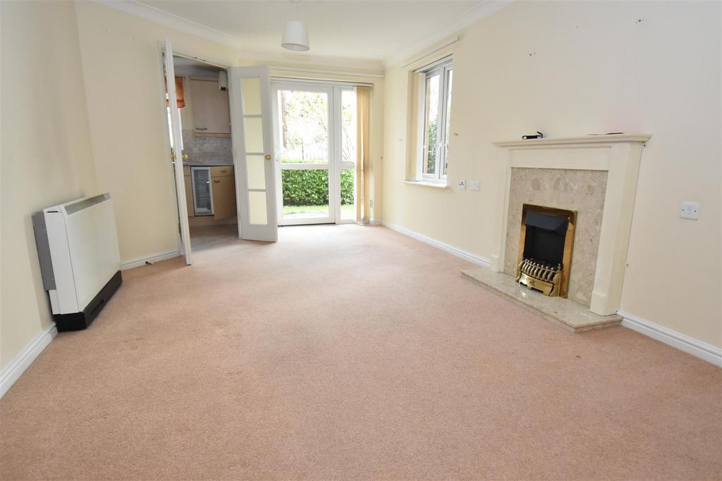 Coachman Court, Rochford 1 bed retirement property £1,150 pcm (£265 pw)
