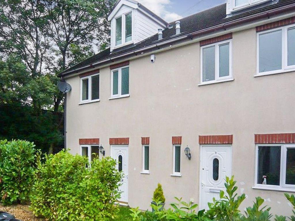 Ger Y Bont, Castle View, Bridgend... 3 bed house £800 pcm (£185 pw)