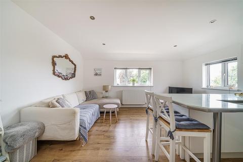 1 bedroom flat for sale - Beeches Close, Penge, SE20