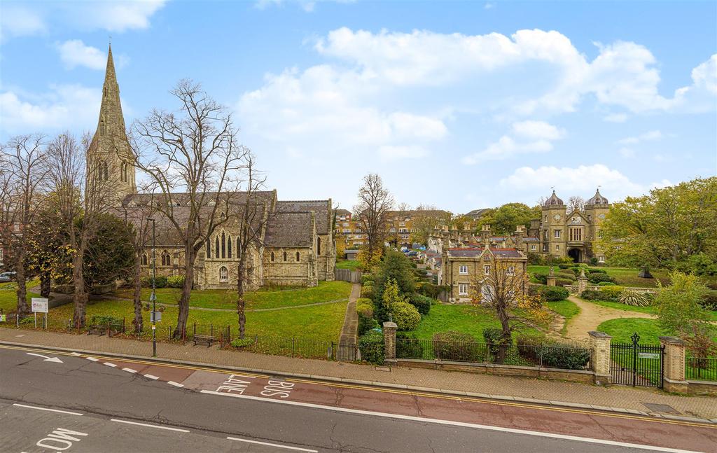 70-72c High Street-7.JPG