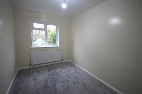 17 Hawfinch Road, Cheadle, Stoke-on-trent, ST10 1RX