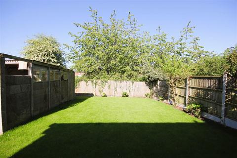 17 Hawfinch Road, Cheadle, Stoke-on-trent, ST10 1RX