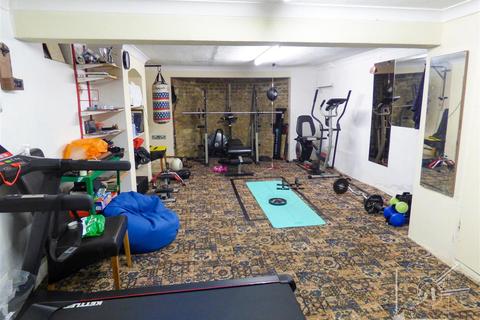 18 The Grove, Gravesend, DA12 1DX