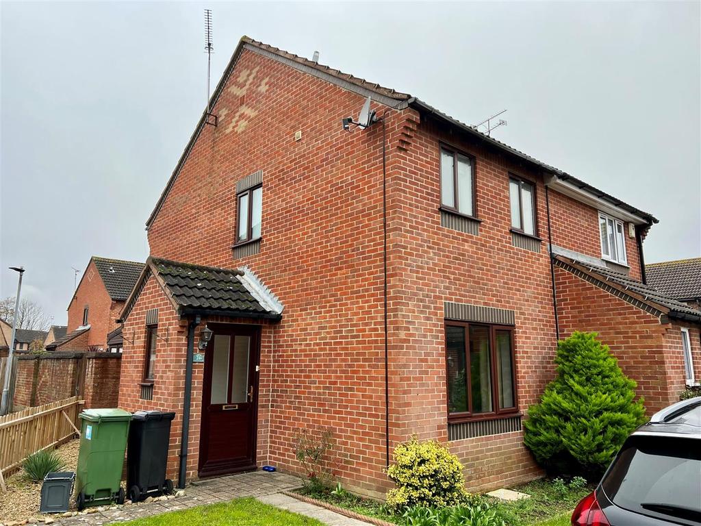 Brampton Lane 2 bed semidetached house £1,100 pcm (£254 pw)