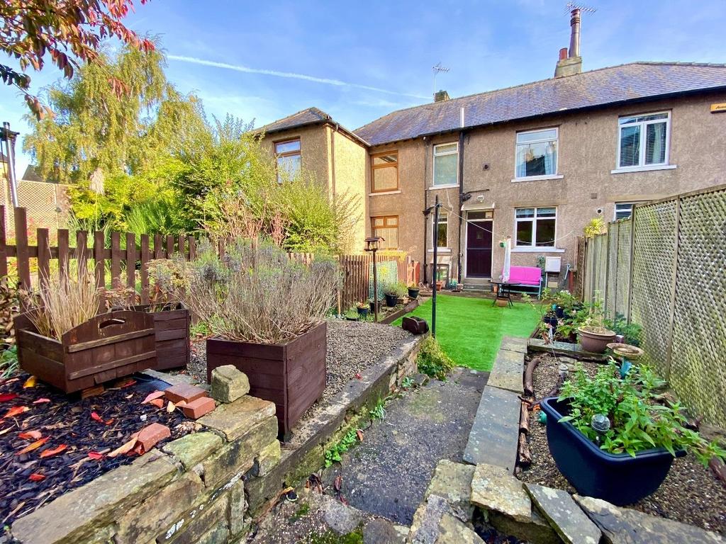 School Terrace, Milnsbridge, Huddersfield 2 bed terraced house for sale