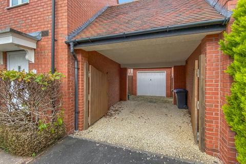 8 Barrie Close, Stratford-upon-avon, CV37 7JE