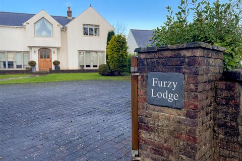 4 bedroom detached house for sale - Furzy Lodge, Newtown Road, Hook