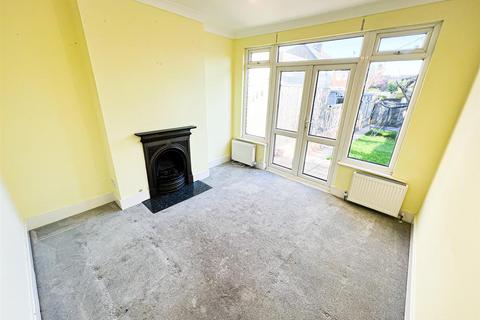 33 Albert Avenue, London, E4 8LG