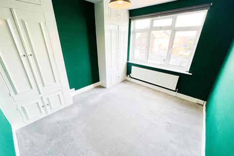 33 Albert Avenue, London, E4 8LG