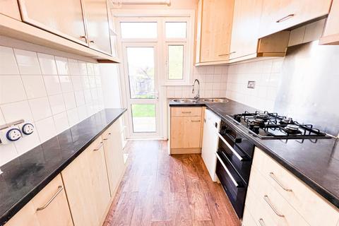 33 Albert Avenue, London, E4 8LG